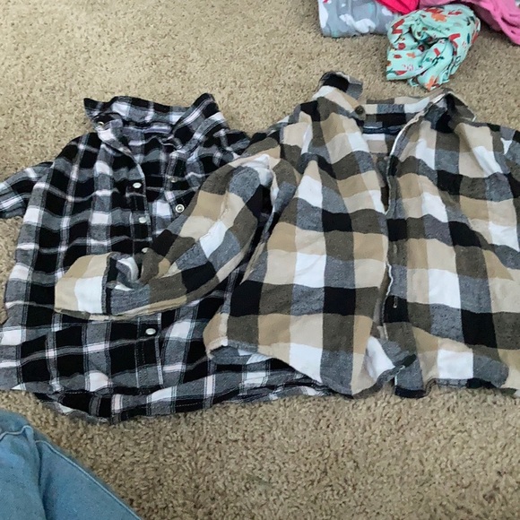 2 flannels - Picture 1 of 1